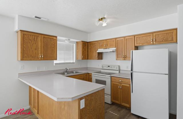 Conveniently Located 3 Bedroom Condo! photos photos