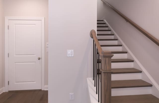Immaculate, new 3BR/3.5BA townhome in The Maxwell community in Alpharetta GA. Gallery 4