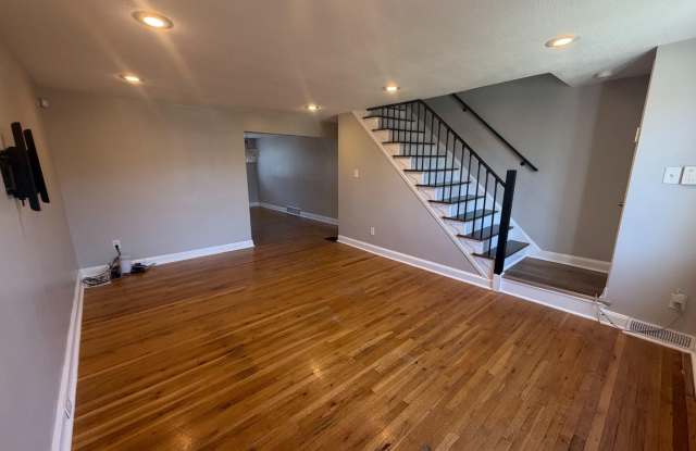 7334 WOODCREST Avenue Gallery 4