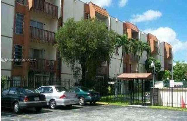 4845 NW 7th St photos photos