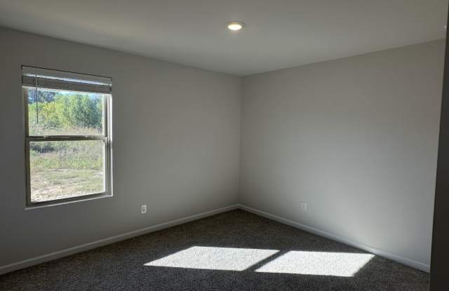 15817 Garrigue Drive Gallery 4