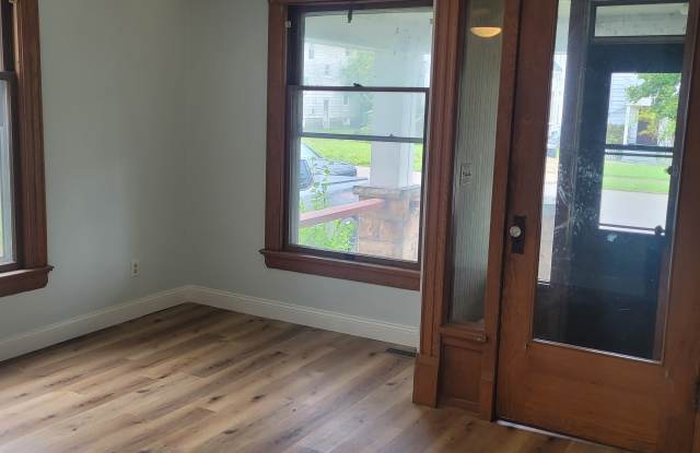 138 Vennum Avenue Gallery 3