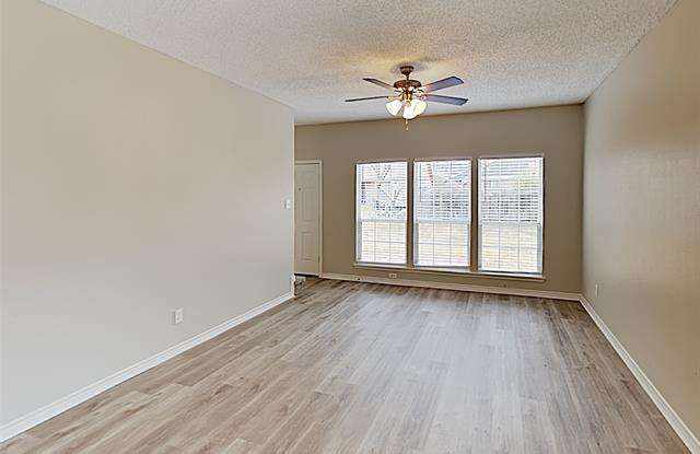 205 Pebblebrook Lane Gallery 3