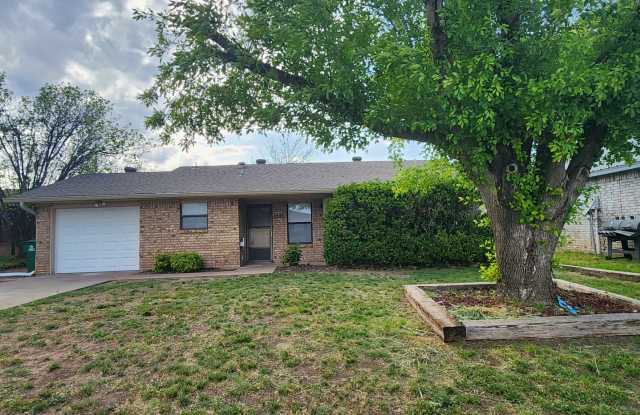 Welcome to your dream home! Beautiful 3 bed/2 bath available SOON! photos photos