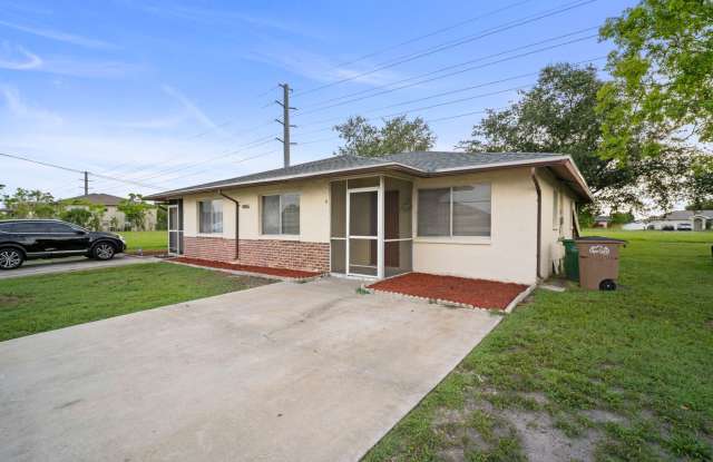 Beautiful 2-bedroom, 2-bathroom apartment, perfectly located in Cape Coral Gallery 2