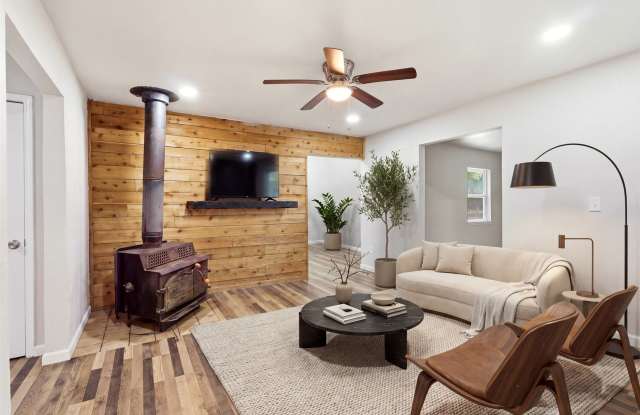 103 #A Calhoun Bend Gallery 4