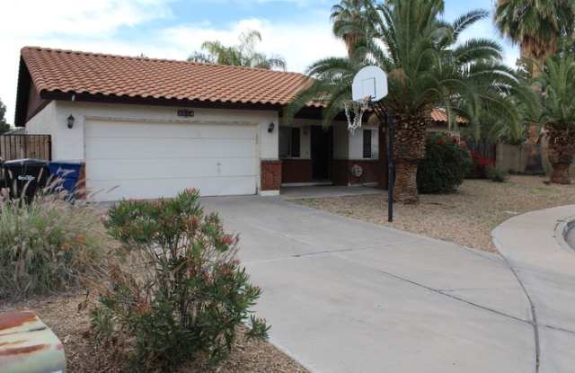 421 East Juanita Avenue - 421 East Juanita Avenue, Gilbert, AZ 85234