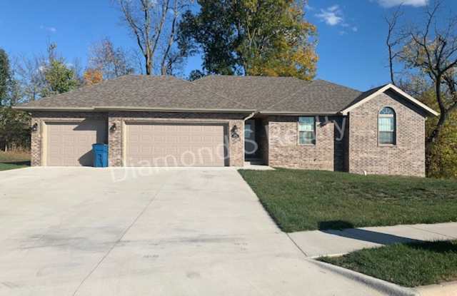 3 Bedroom Ozark Home Available! Great Neighborhood! photos photos