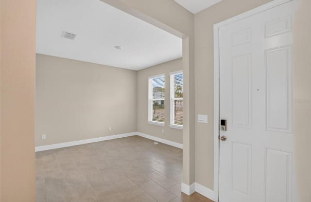 2546 WARREN ACRES Boulevard Gallery 4