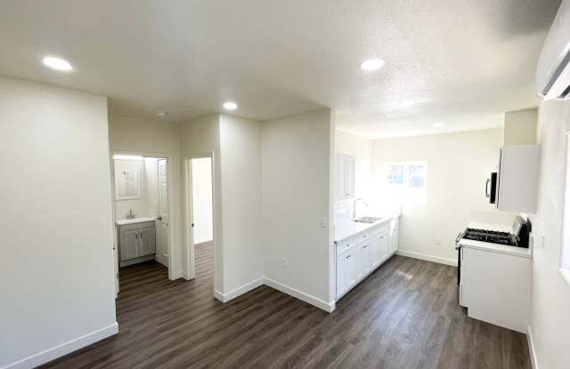 Charming 1 Bed / 1 Bath in Riverside – 10109 Nemaha Ct photos photos
