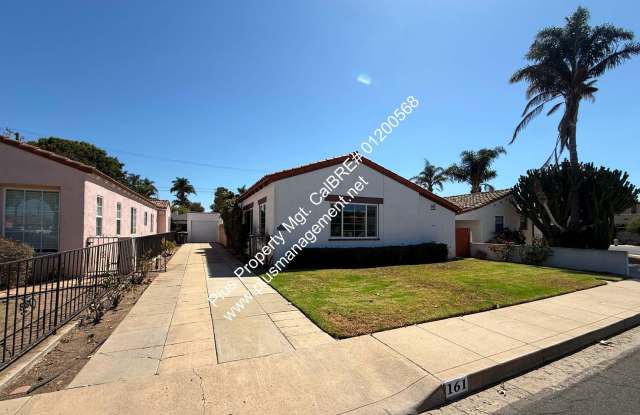 Carriage District One Bedroom Home With One Car Detached Garage and Small Yard Gallery 1