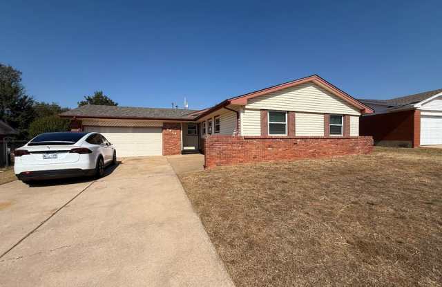 5813 NW 66th St photos photos
