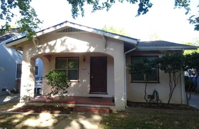 2 bedroom, 1 bath in Land Park photos photos