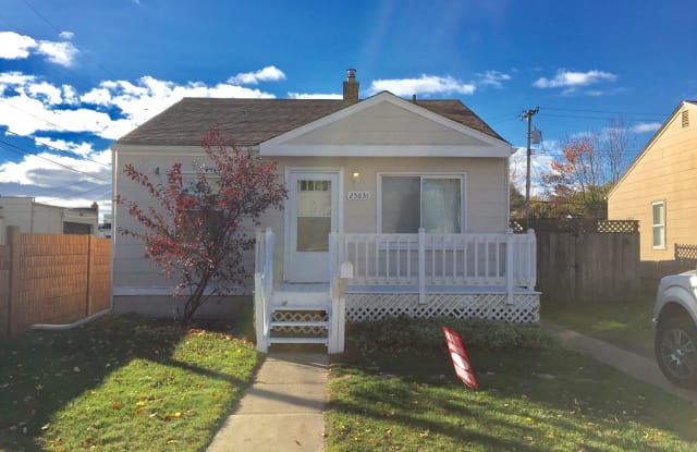 25031 Dale St - 25031 Dale Street, Eastpointe, MI 48021