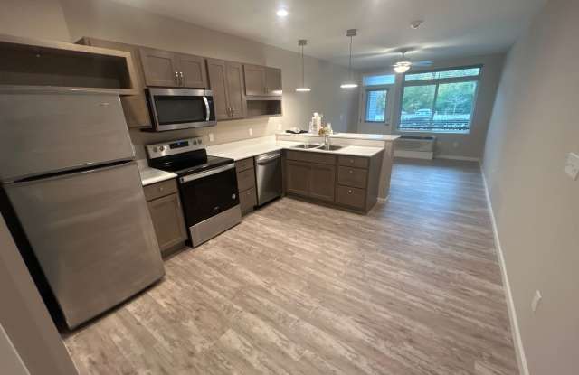Plaza 93 West Apartments Gallery 2