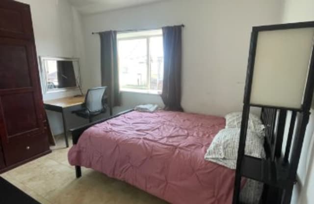 2421 Hunter Street 2421 - 2421 Hunter Street, Los Angeles, CA 90021 2421 Hunter Street 2421 - 2421 Hunter Street, Los Angeles, CA 90021