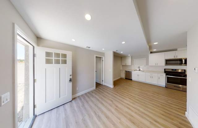 3BD/1BA on 63rd! Gallery 3