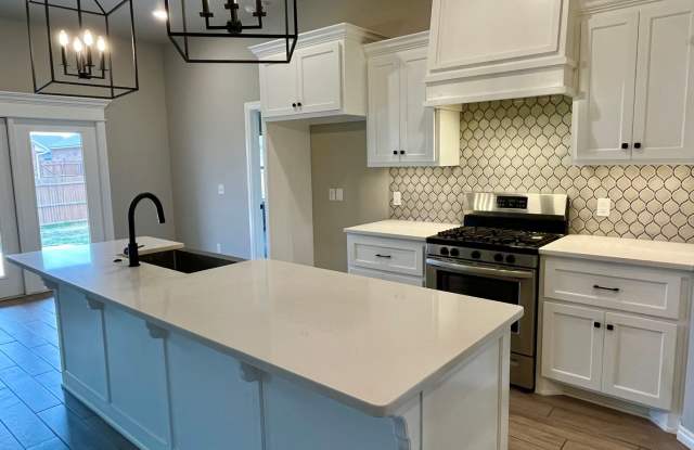 4 Bed, 2 Bath NW Edmond Home in Deer Creek Schools Gallery 4