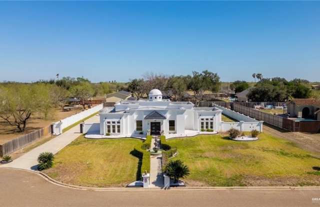 4004 Persimmon Drive photos photos