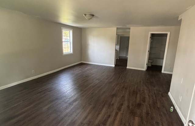 Charming 3-Bedroom Home Near Historic C-Street Gallery 3