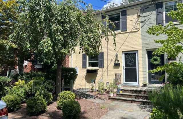 229 Aspen St - 229 Aspen Street, Alexandria, VA 22305