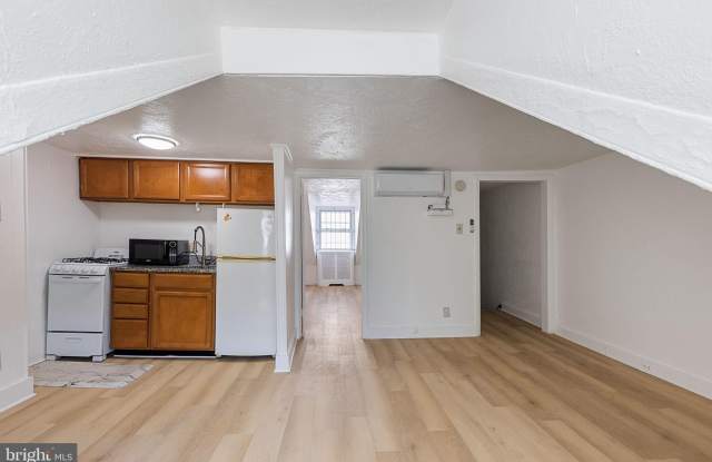 1225 SPRUCE STREET - 1225 Spruce Street, Philadelphia, PA 19107