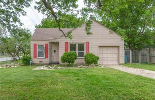 1446 South Erie Avenue Gallery 1