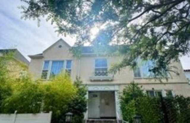 137 S Crescent Dr Gallery 3