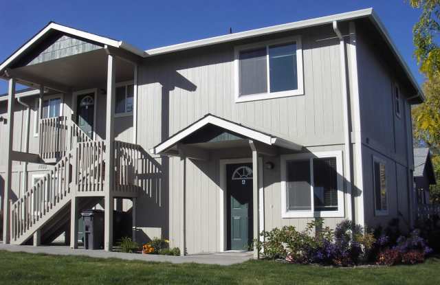 1033 Oak St photos photos