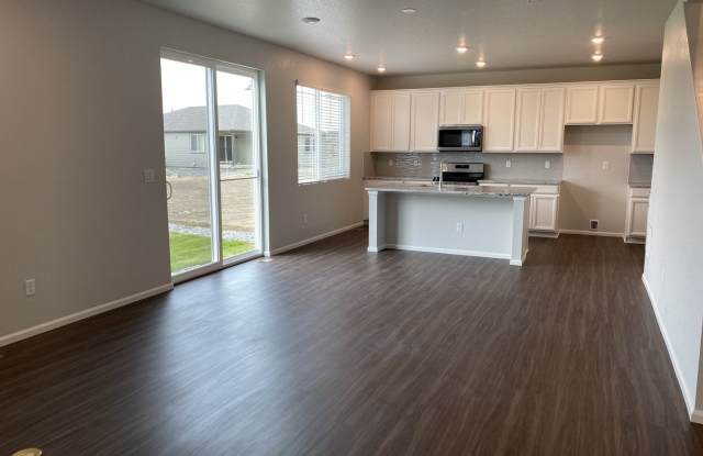 Don't Miss This Stunning 4 Bed/2.5 Bath Home in Harvest Junction, Longmont!  Available September! Gallery 3