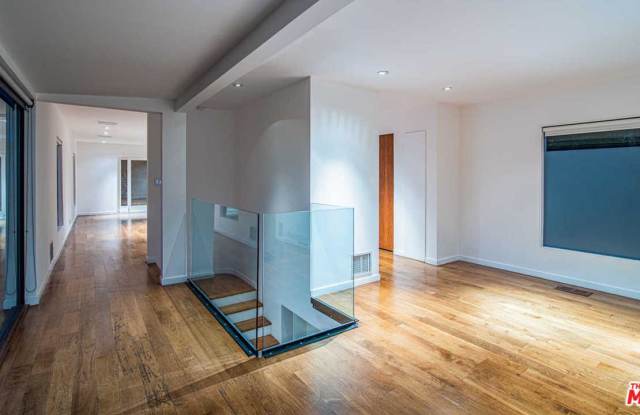 8714 ST IVES Drive Gallery 2