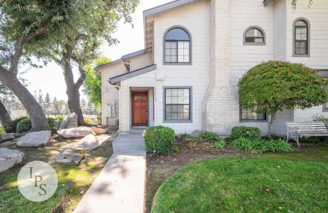 Westside Kerman Prestigious TownHome, 2/2, 1453sf, Fully Updated Interior w/ Like New Appliances! - 15513 West Kearney Boulevard, Kerman, CA 93630