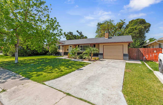 Cozy 3 bedroom home for rent in Modesto - 1825 College Ave photos photos