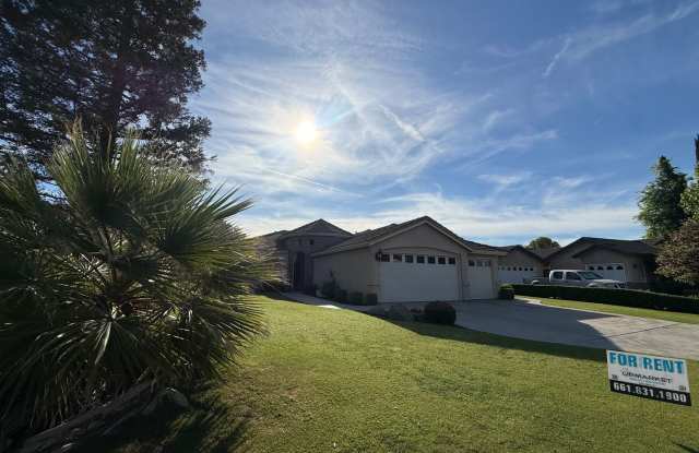 Elegant 3-Bedroom Home in Seven Oaks photos photos