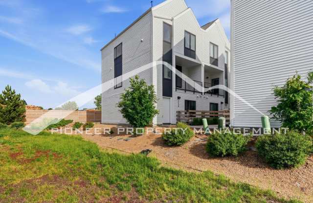 Spacious Townhouse with Central AC and 2-Car Garage photos photos