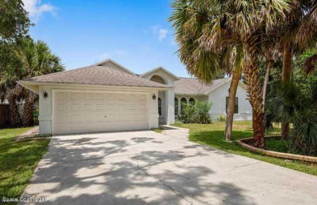 2195 Ladner Road NE photos photos