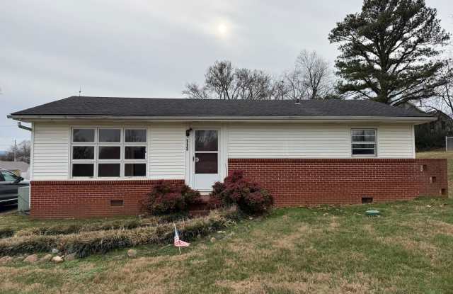 3 Bedroom 1 Bathroom Home located in Greeneville, TN photos photos 3 Bedroom 1 Bathroom Home located in Greeneville, TN photos photos