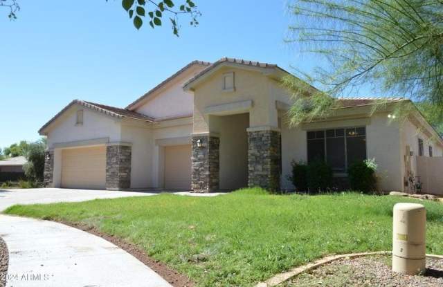 4132 E CARRIAGE Court Gallery 3