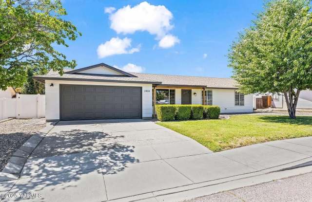 2404 Lila Ave photos photos