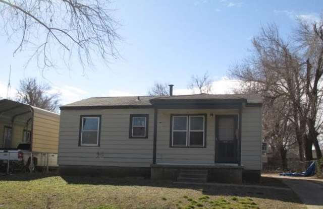 South Side 2Bed Small Family Home!! Make Ready Home! New Roof and Windows!! photos photos