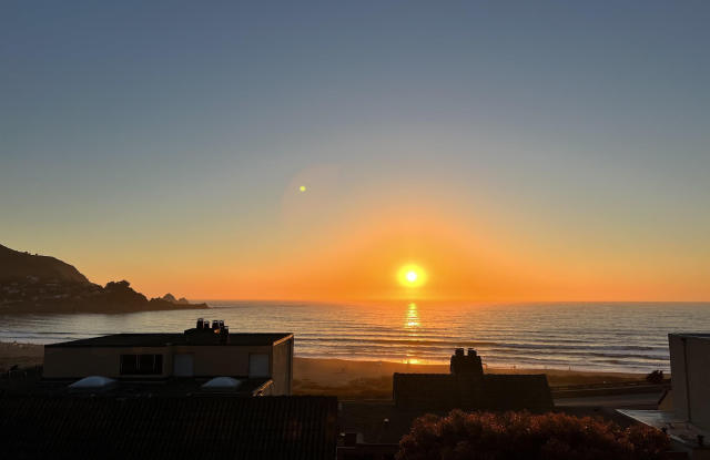 447 Roberts Road - 447 Roberts Road, Pacifica, CA 94044