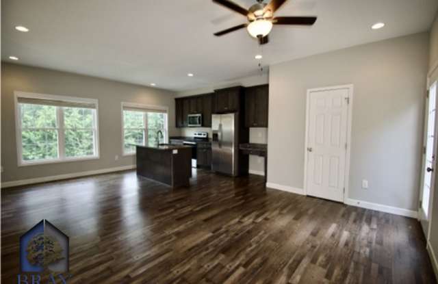 Modern 2-Bed Townhome in Ridge Pointe Subdivision – Johnson City Gallery 4