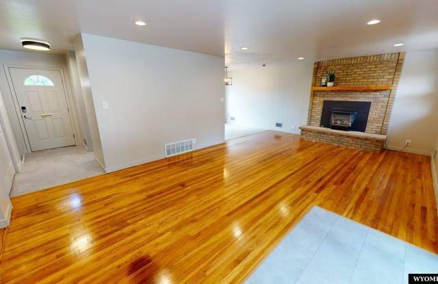 585 Cedar St Gallery 4