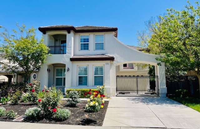 Beautiful 4-Bed, 2.5-Bath Home for Rent at 1279 Hyacinth Ct, Livermore, CA – Includes Solar! - 1279 Hyacinth Court, Livermore, CA 94551