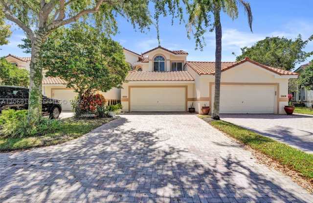 644 W Palm Aire Dr Gallery 1