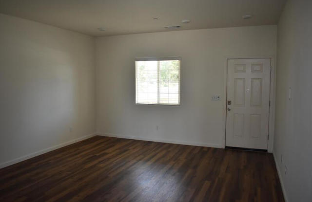 4297 Freemark Avenue Gallery 4