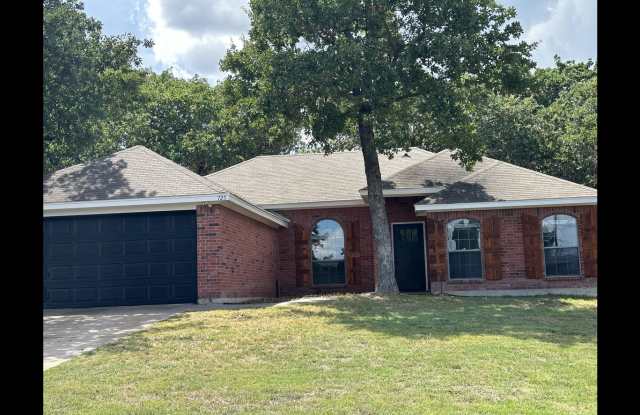 BEAUTIFUL UPDATES INSIDE! I"M BEAUTIFUL!! Full Brick home! Privacy fenced back yard!! close to schools and shopping!! photos photos