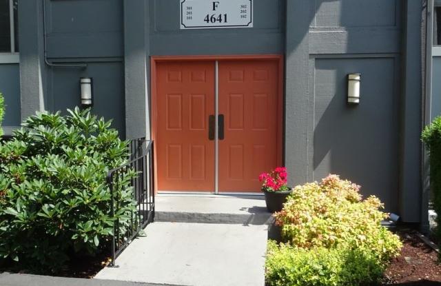 4641 West Lake Sammamish Parkway SE #F302 - 4641 West Lake Sammamish Parkway Southeast, Issaquah, WA 98027