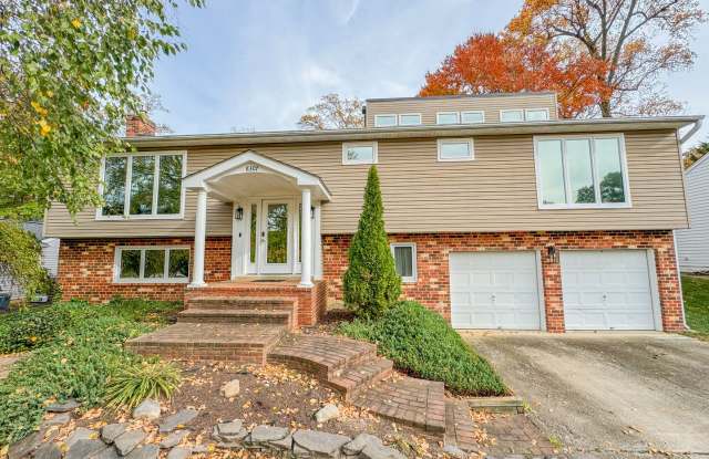 Fantastic 5 Bed 5 Bath Home With Swimming Pool  Fenced Yard In Scenic Riverside photos photos