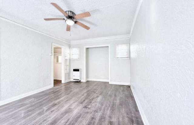 729 1/2 West 74th Street Gallery 3